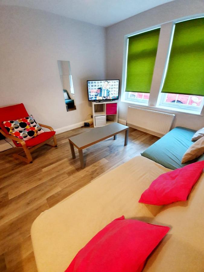 Beautiful 3 Bedroom House At The Sea Front - Amazing Location Саутенд-он-Си Экстерьер фото
